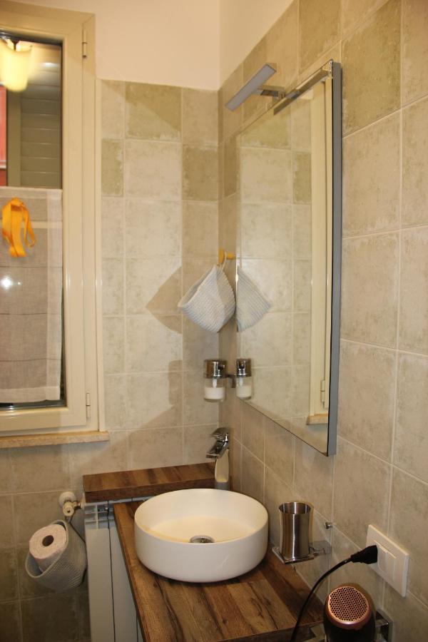 Casa Lucia Private Car Or Motorcycle Park Apartment Лука Екстериор снимка