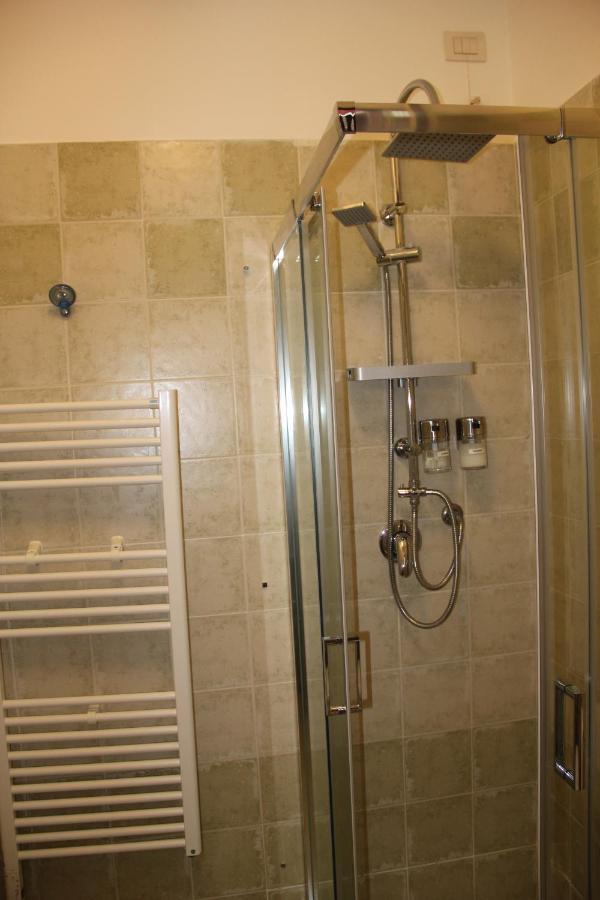 Casa Lucia Private Car Or Motorcycle Park Apartment Лука Екстериор снимка