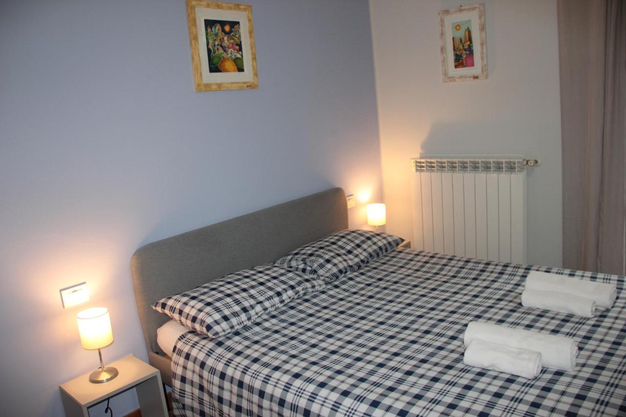 Casa Lucia Private Car Or Motorcycle Park Apartment Лука Екстериор снимка
