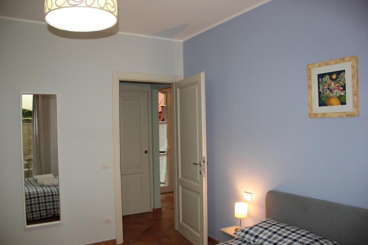Casa Lucia Private Car Or Motorcycle Park Apartment Лука Екстериор снимка