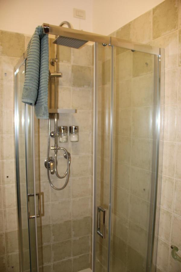 Casa Lucia Private Car Or Motorcycle Park Apartment Лука Екстериор снимка