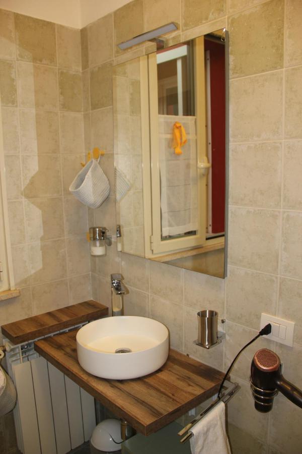 Casa Lucia Private Car Or Motorcycle Park Apartment Лука Екстериор снимка